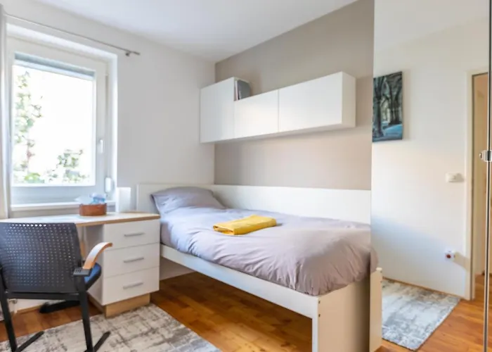Проживання в сім'ї Town House Near Metro & Center Відень