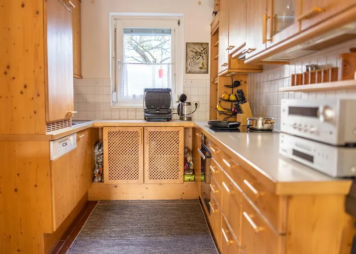 Town House Near Metro & Center Проживання в сім'ї